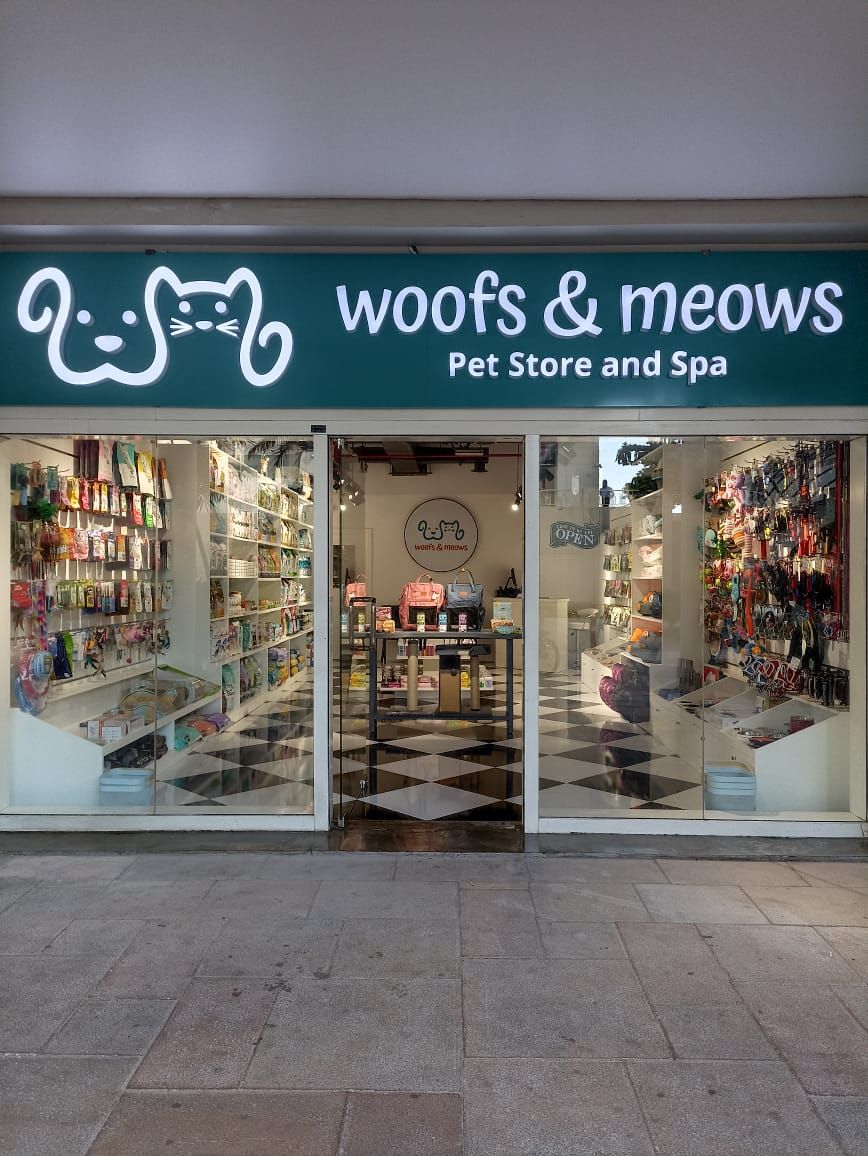 Woofs & Meows 4